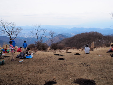 鍋割山で鍋焼きうどん 3/25(土) 鍋割山で鍋焼きうどん 3/25(土)
