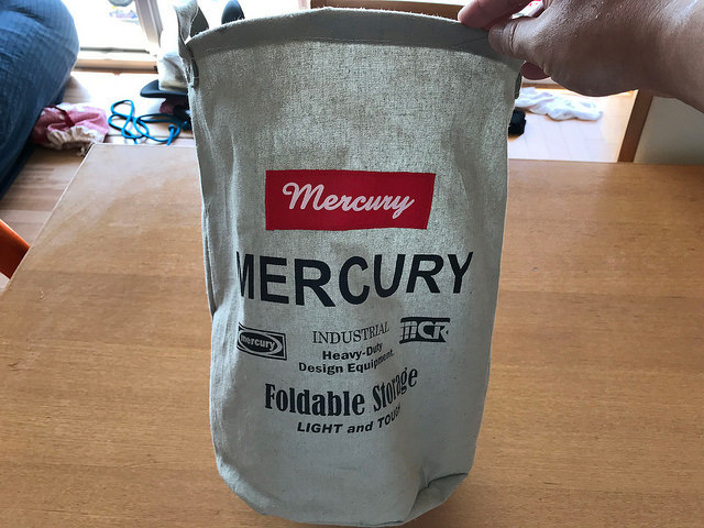 Mercuryのソフトバケツは薪入れに最適だということ Mercuryのソフトバケツは薪入れに最適だということ