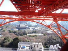 東京タワーを昇る