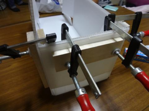 軽量コールマンランタンケース、プラ段ボール板で自作 その3 軽量コールマンランタンケース、プラ段ボール板で自作 その3