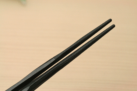 持ちやすい、使いやすい ランダムな削り箸 箸 比較 持ちやすい、使いやすい ランダムな削り箸 箸 比較