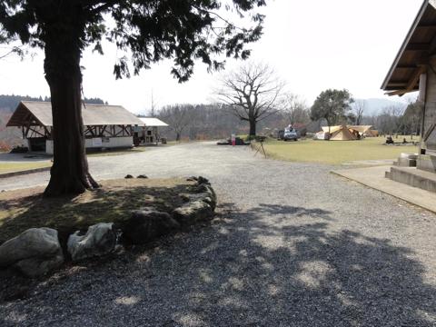 歌瀬キャンプ場にかぶり物劇場が出没!