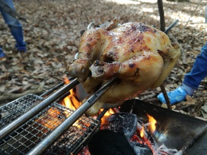 父子で鶏の丸焼き♪(公園BBQ) 父子で鶏の丸焼き♪(公園BBQ)