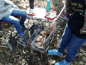 父子で鶏の丸焼き♪(公園BBQ) 父子で鶏の丸焼き♪(公園BBQ)