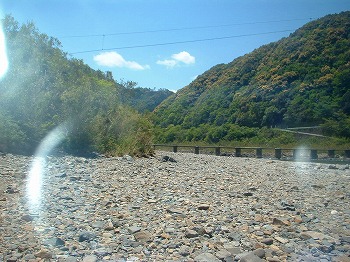 半家の沈下橋