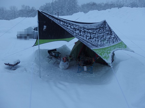 雪中ソロキャンプはいかがですか？