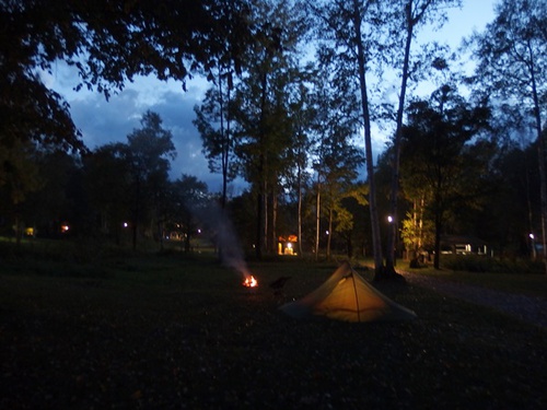 消えた人里 残る野営地 ニニウキャンプ場で秋キャンプ
