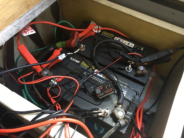 キャンピングカー改造!冷凍庫・インバーター・USB等電気工事 キャンピングカー改造!冷凍庫・インバーター・USB等電気工事