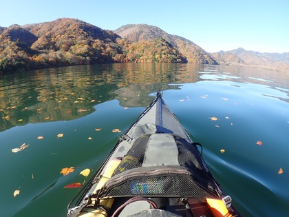 紅葉の中禅寺湖 カヤックでのんびり♪ 紅葉の中禅寺湖 カヤックでのんびり♪