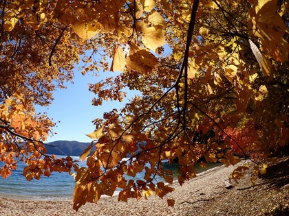 天空の湖で紅葉カヤックツーリング♪ 天空の湖で紅葉カヤックツーリング♪