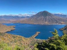 天空の湖で紅葉カヤックツーリング♪