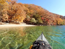 天空の湖で紅葉カヤックツーリング♪
