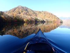 天空の湖で紅葉カヤックツーリング♪