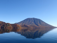 天空の湖で紅葉カヤックツーリング♪