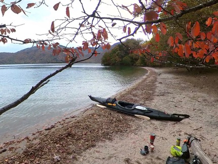 紅葉の中禅寺湖でプカプカ♪ 紅葉の中禅寺湖でプカプカ♪