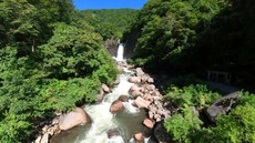 湖畔でのんびり過ごす夏休み♪