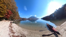 紅葉の中禅寺湖を水上散歩♪