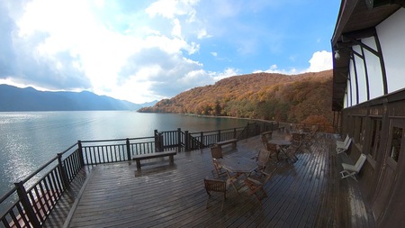 紅葉の中禅寺湖を水上散歩♪ 紅葉の中禅寺湖を水上散歩♪
