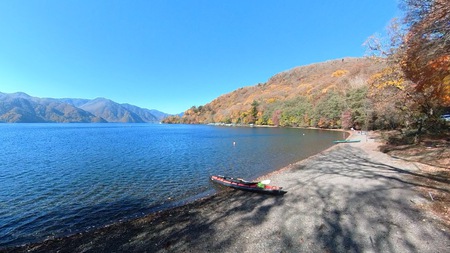 紅葉の中禅寺湖をカヤックで水上散歩♪ 紅葉の中禅寺湖をカヤックで水上散歩♪