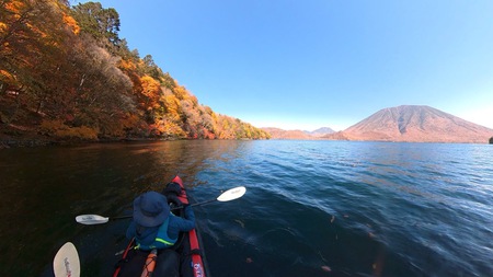 紅葉の中禅寺湖をカヤックで水上散歩♪ 紅葉の中禅寺湖をカヤックで水上散歩♪