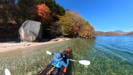 紅葉の中禅寺湖をカヤックで水上散歩♪ 紅葉の中禅寺湖をカヤックで水上散歩♪