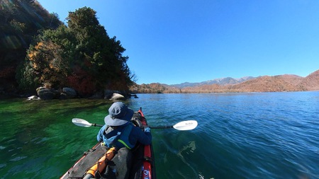 紅葉の中禅寺湖をカヤックで水上散歩♪ 紅葉の中禅寺湖をカヤックで水上散歩♪