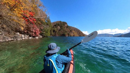 紅葉の中禅寺湖をカヤックで水上散歩♪ 紅葉の中禅寺湖をカヤックで水上散歩♪