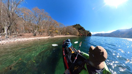 紅葉の中禅寺湖をカヤックで水上散歩♪ 紅葉の中禅寺湖をカヤックで水上散歩♪