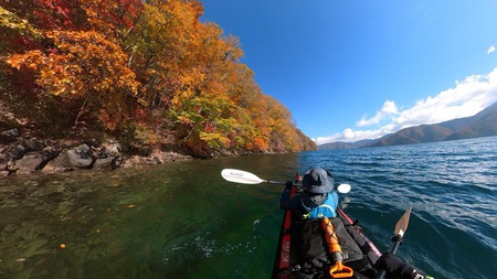 紅葉の中禅寺湖をカヤックで水上散歩♪ 紅葉の中禅寺湖をカヤックで水上散歩♪