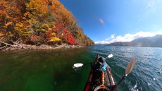 紅葉の中禅寺湖をカヤックで水上散歩♪