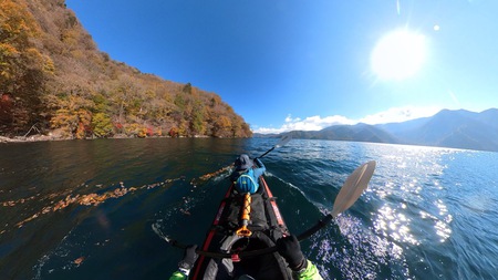 紅葉の中禅寺湖をカヤックで水上散歩♪ 紅葉の中禅寺湖をカヤックで水上散歩♪