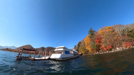 紅葉の中禅寺湖をカヤックで水上散歩♪ 紅葉の中禅寺湖をカヤックで水上散歩♪