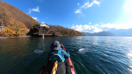 紅葉の中禅寺湖をカヤックで水上散歩♪ 紅葉の中禅寺湖をカヤックで水上散歩♪