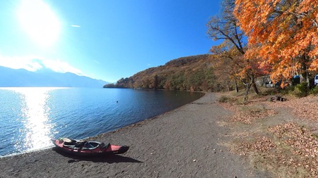 紅葉の中禅寺湖をカヤックで水上散歩♪ 紅葉の中禅寺湖をカヤックで水上散歩♪
