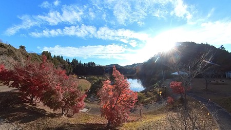紅葉の亀山湖をカヤックツーリング 紅葉の亀山湖をカヤックツーリング