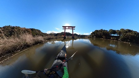 紅葉の亀山湖をカヤックツーリング 紅葉の亀山湖をカヤックツーリング