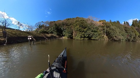 紅葉の亀山湖をカヤックツーリング 紅葉の亀山湖をカヤックツーリング