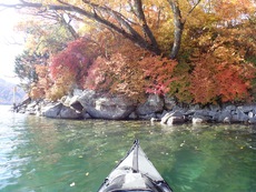 紅葉の中禅寺湖 ♪