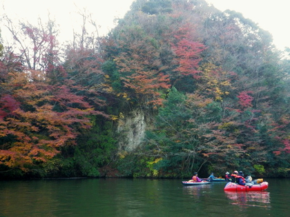 紅葉の亀山湖 ♪