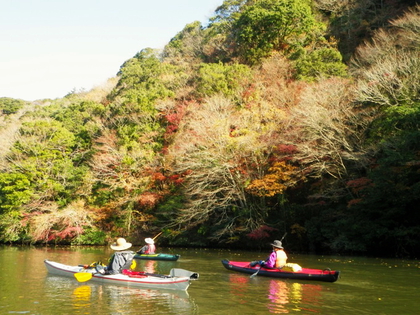 紅葉の亀山湖 ♪