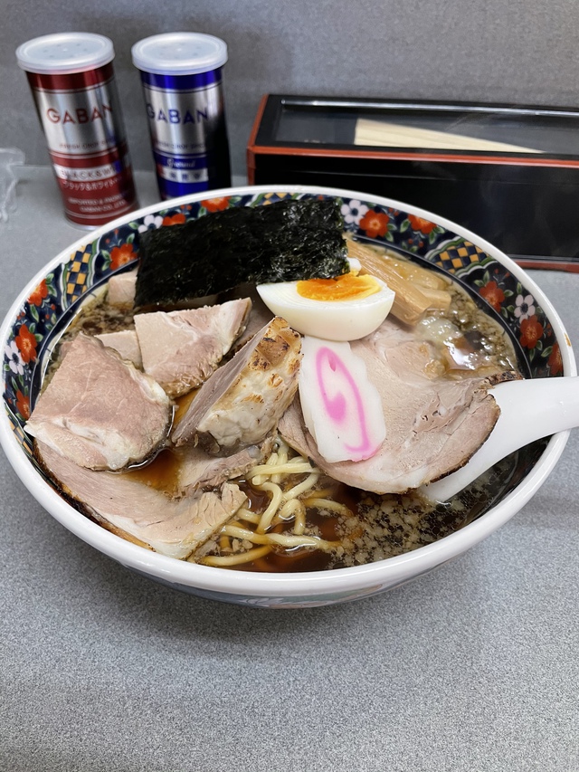 「全卵無加水麺」と純米酒「琵琶のさゝ浪」 「全卵無加水麺」と純米酒「琵琶のさゝ浪」