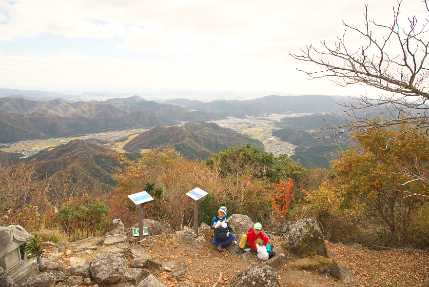 紅葉の明神山へ 紅葉の明神山へ