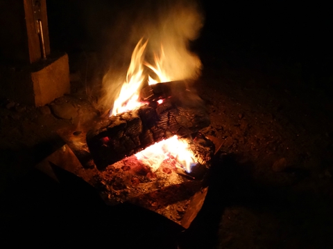 平日夜の青野原オートキャンプ場で焚き火満喫
