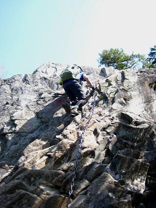 乾徳山を歩こう♪ 岩と鎖と絶景(・∀・) 乾徳山を歩こう♪ 岩と鎖と絶景(・∀・)