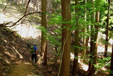 乾徳山を歩こう♪ 岩と鎖と絶景(・∀・) 乾徳山を歩こう♪ 岩と鎖と絶景(・∀・)