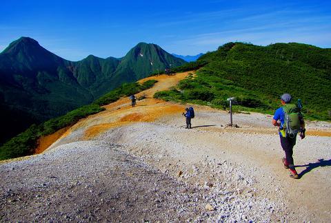 梅雨の晴れ間に絶景1泊山行 ~横岳~硫黄岳 梅雨の晴れ間に絶景1泊山行 ~横岳~硫黄岳