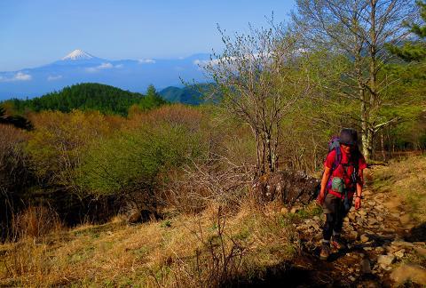 乾徳山を歩こう♪ 岩と鎖と絶景(・∀・) 乾徳山を歩こう♪ 岩と鎖と絶景(・∀・)