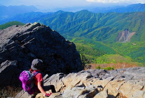 乾徳山を歩こう♪ 岩と鎖と絶景(・∀・) 乾徳山を歩こう♪ 岩と鎖と絶景(・∀・)