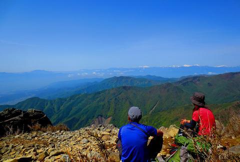 乾徳山を歩こう♪ 岩と鎖と絶景(・∀・) 乾徳山を歩こう♪ 岩と鎖と絶景(・∀・)