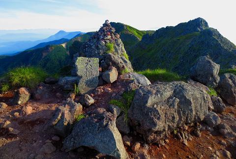 梅雨の晴れ間に絶景1泊山行 ~横岳~硫黄岳 梅雨の晴れ間に絶景1泊山行 ~横岳~硫黄岳